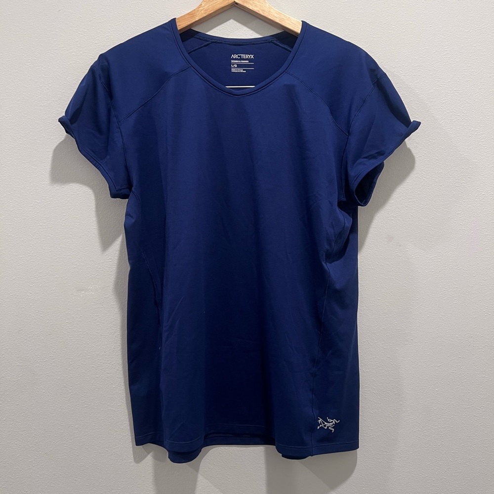 Arc'teryx Women's Navy Short Sleeve Tee